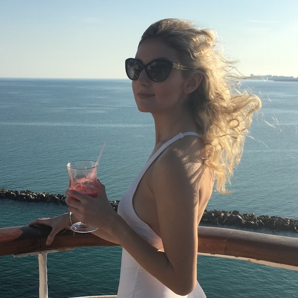 Meet your Posher, Kinsey - Picture 1 of 1